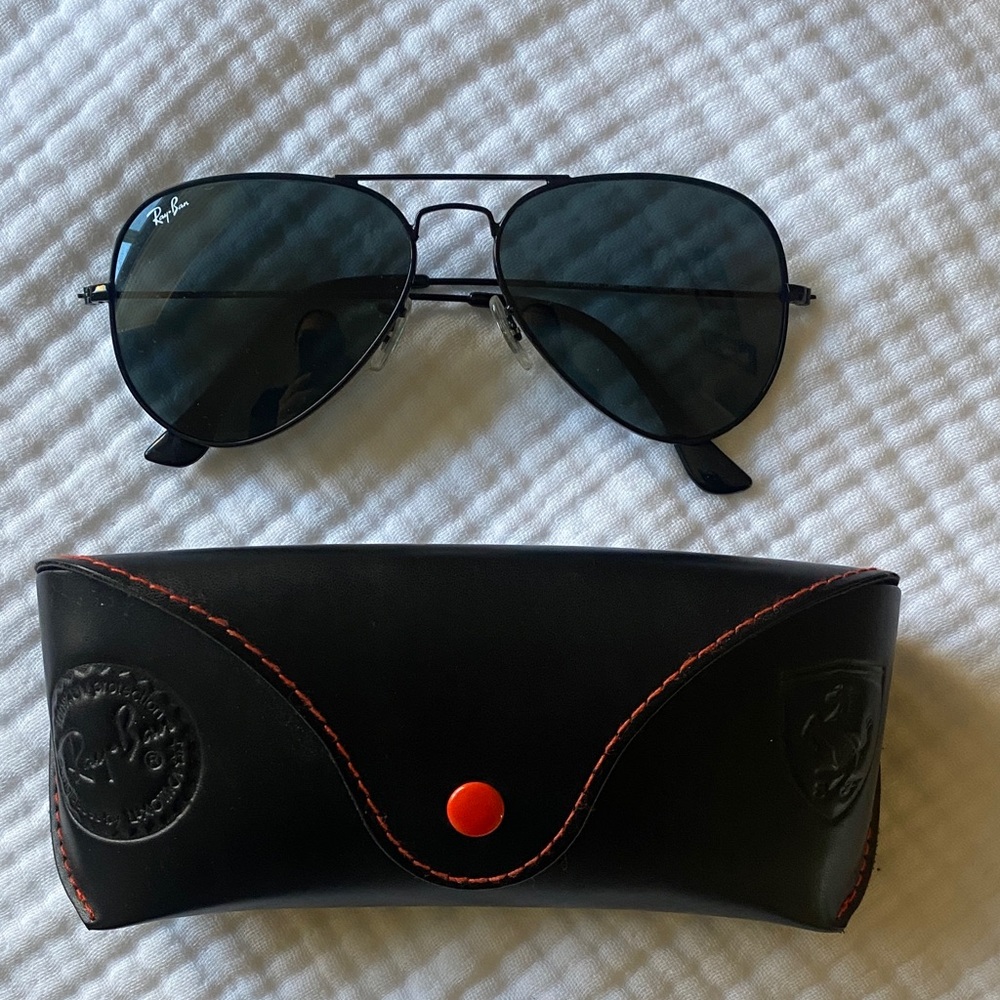 Ray-Ban Dark Aviator Sunglasses with Black Case